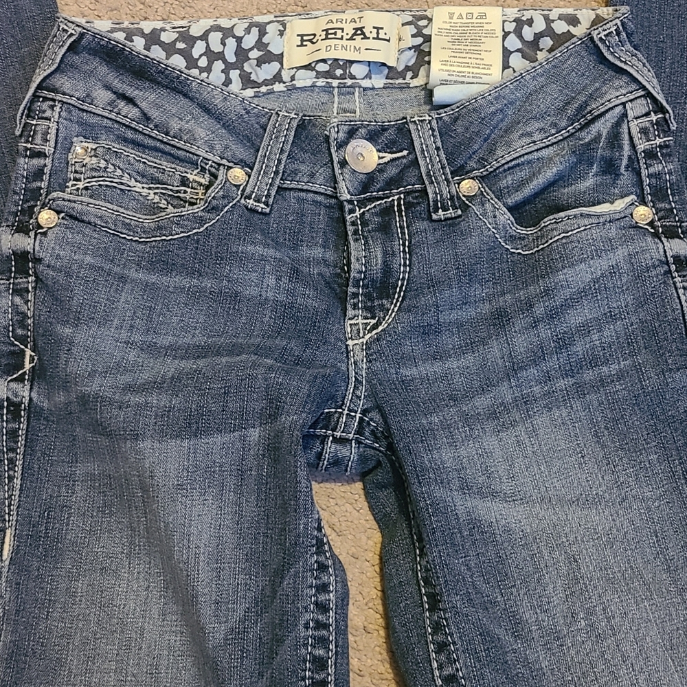 Ariat leans size 26L